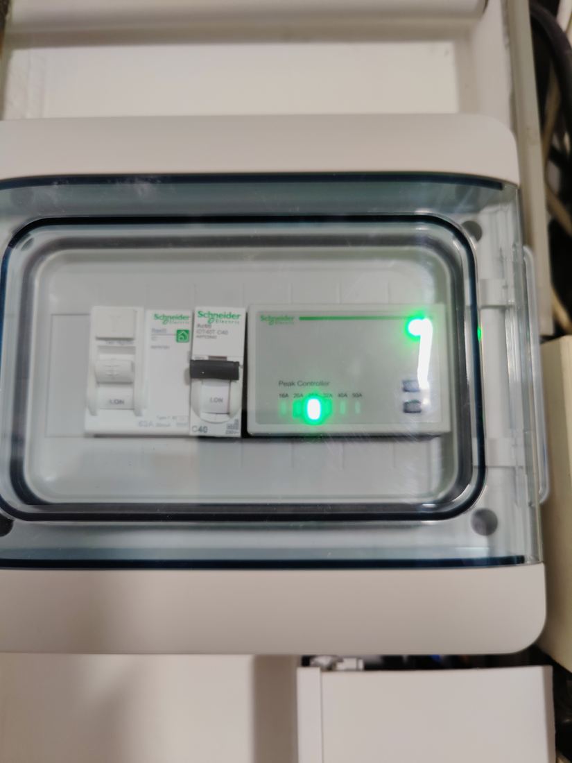 Coffret électrique étanche extérieur pour borne de recharge à Venelles